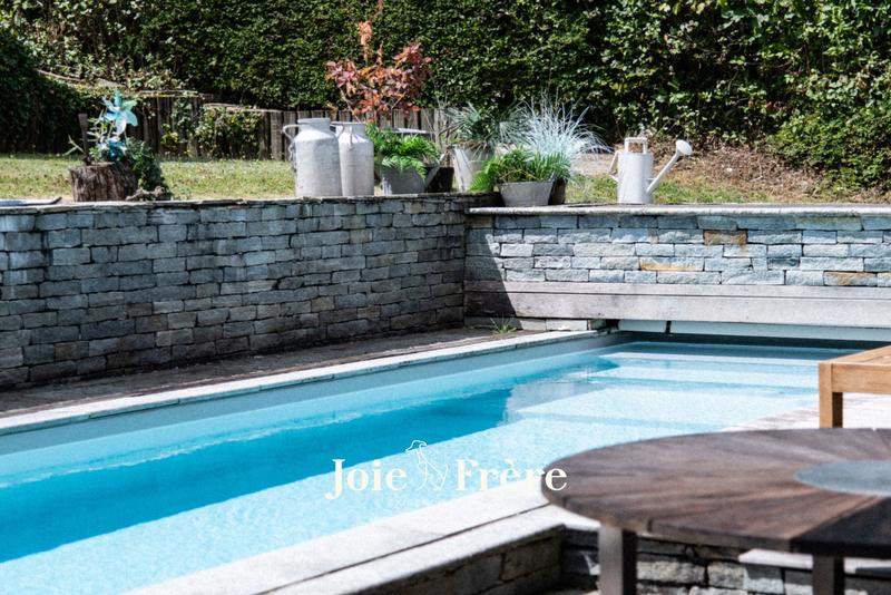 Maison ancienne - 221 m² - 8 pièces