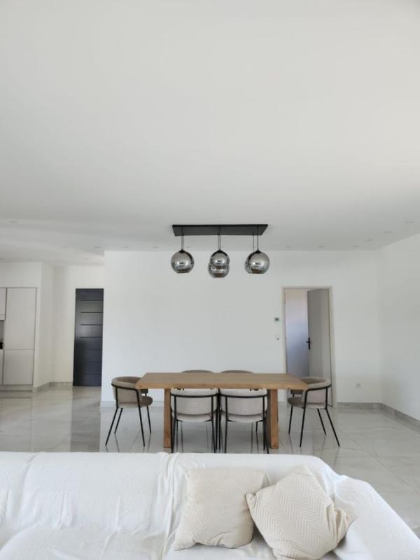 Propriété - 207 m² - 6 pièces