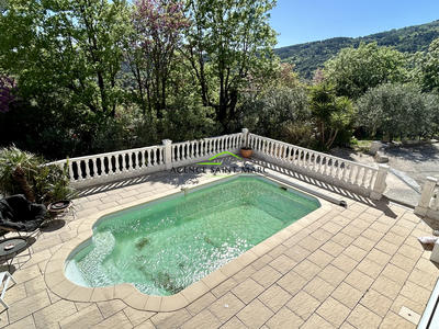 Maison - 102 m² - 4 pièces