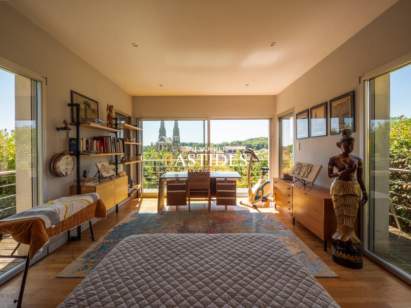 Maison contemporaine - 223 m² - 7 pièces