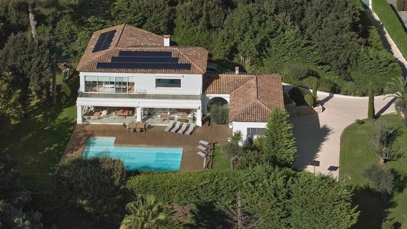 Villa - 435 m² - 9 pièces