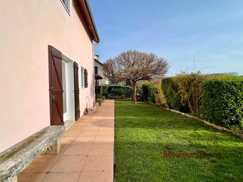 Maison - 96 m² - 5 pièces