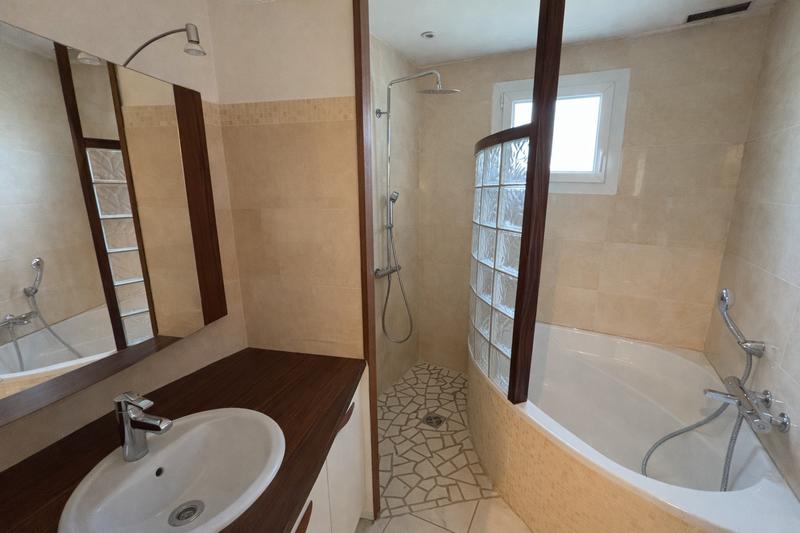 Maison - 143 m² - 6 pièces