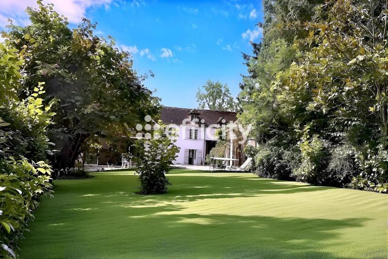 Maison - 240 m² - 9 pièces