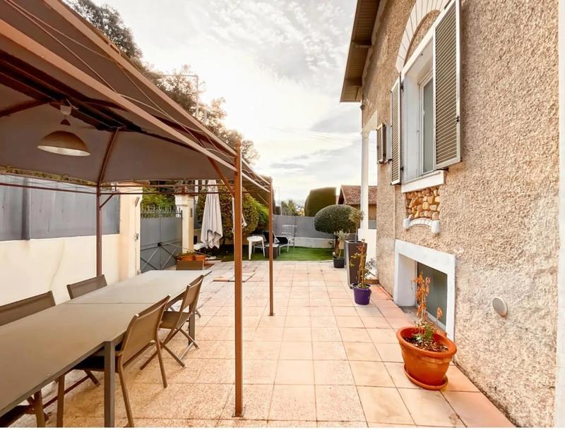 Maison - 187 m² - 6 pièces