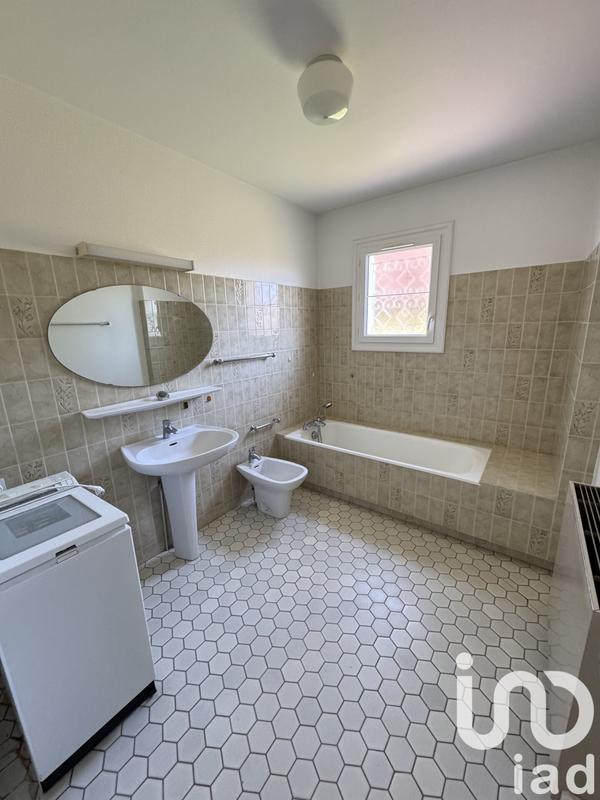 Maison - 270 m² - 9 pièces