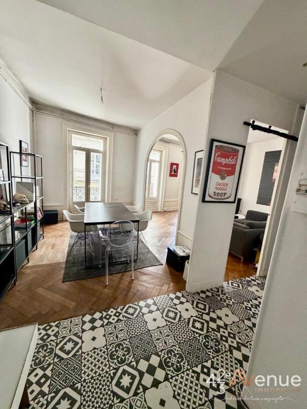 Appartement - 100 m² - 4 pièces