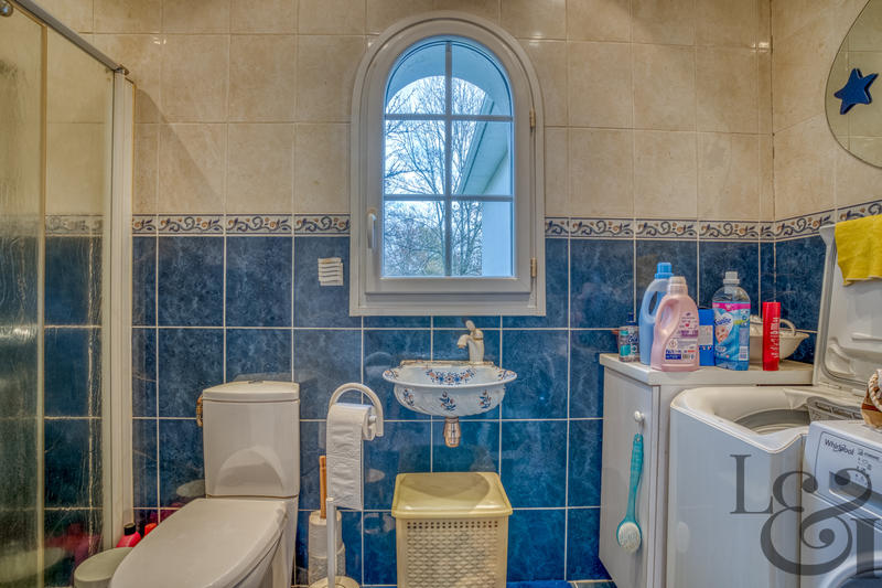 Maison - 143 m² - 7 pièces