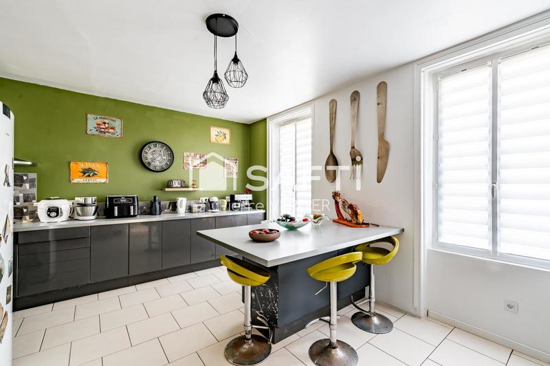 Maison - 250 m² - 8 pièces