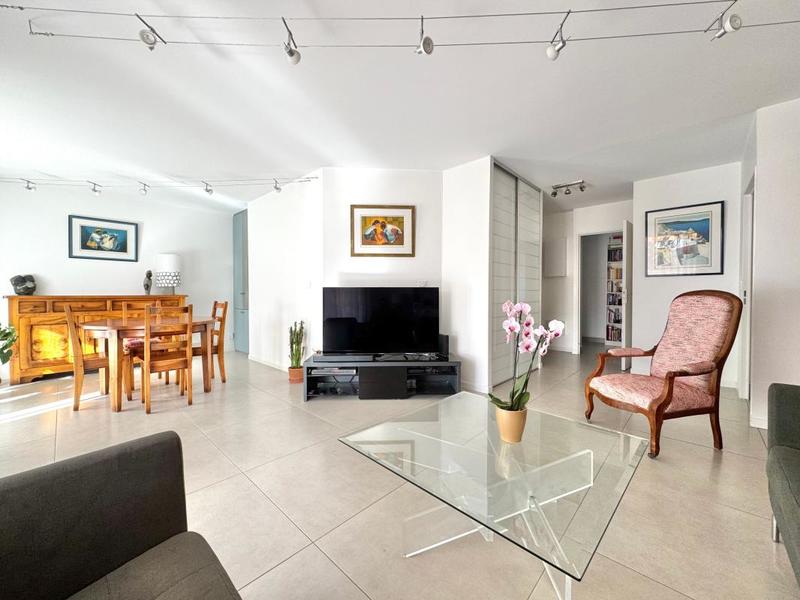 Appartement - 102 m² - 4 pièces