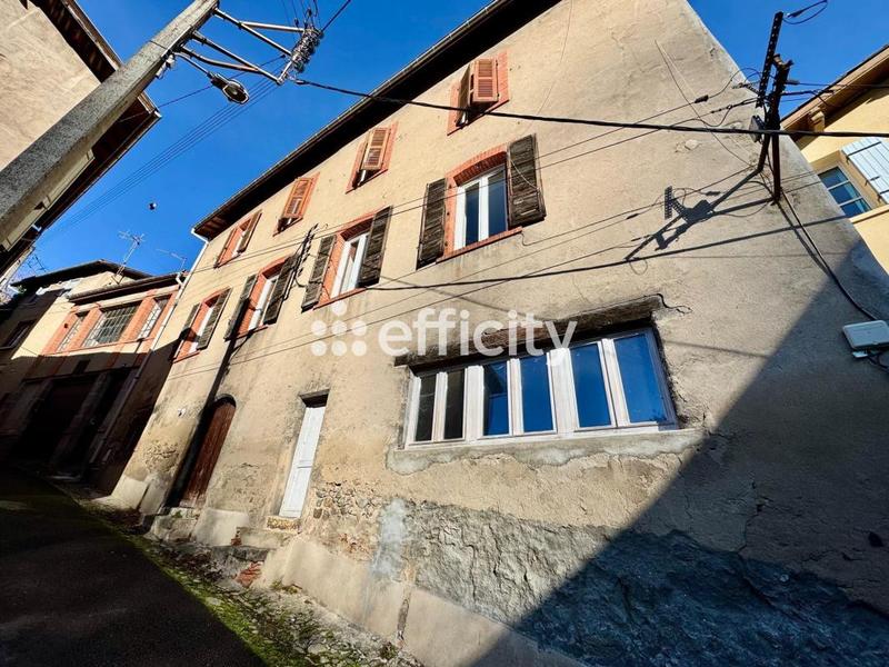 Maison - 240 m² - 10 pièces