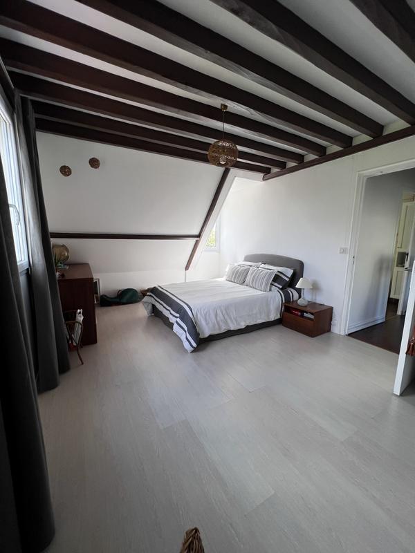 Maison traditionnelle - 144 m² - 7 pièces