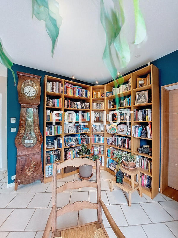 Maison - 201 m² - 7 pièces