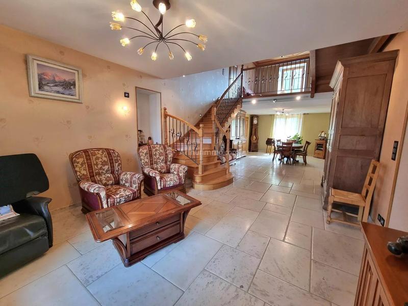 Maison - 184 m² - 6 pièces