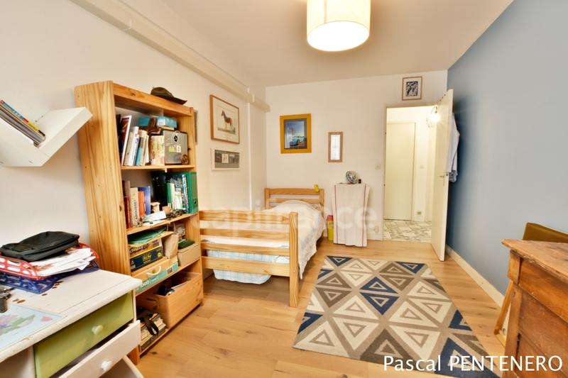 Appartement - 99 m² - 4 pièces