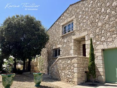 Maison en pierre - 247 m² - 7 pièces