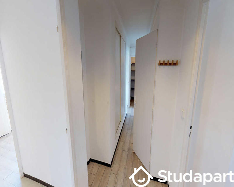 Chambre - 70 m² - 1 pièce