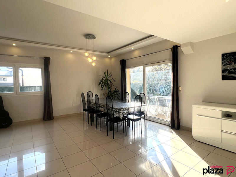 Maison - 226 m² - 7 pièces