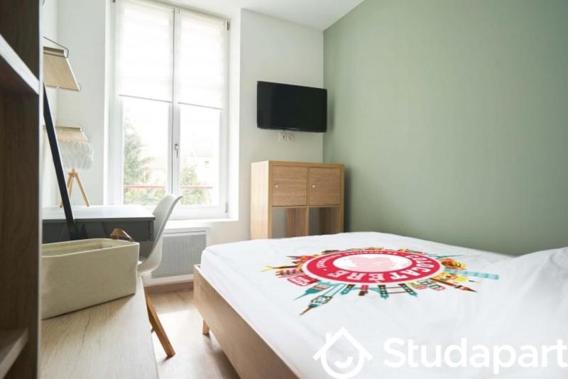 Chambre - 11 m² - 1 pièce