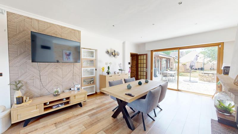 Maison - 204 m² - 8 pièces