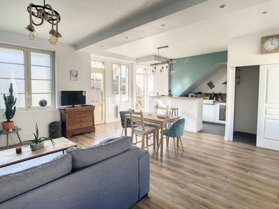 Maison - 95 m² - 5 pièces