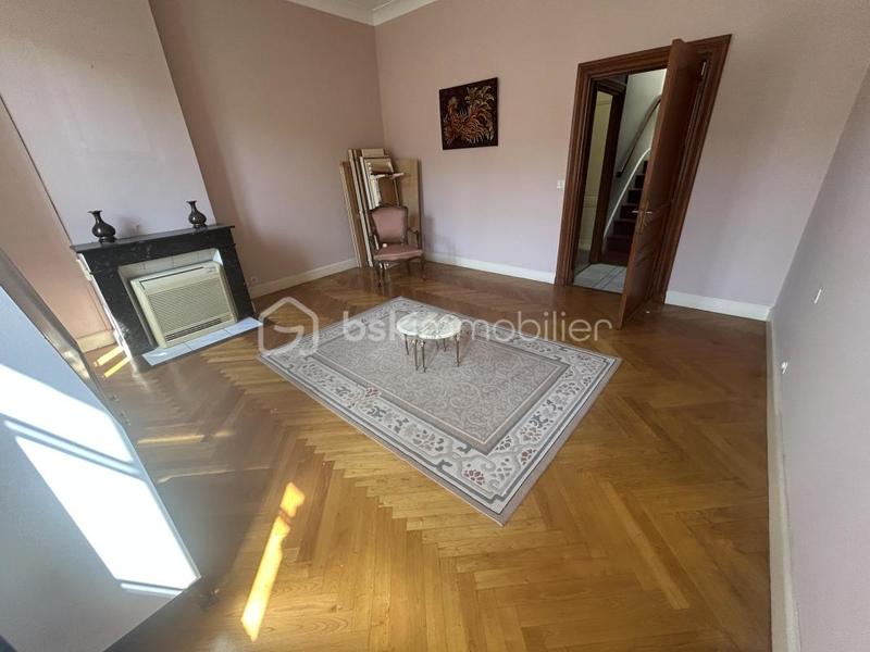 Maison - 255 m² - 10 pièces