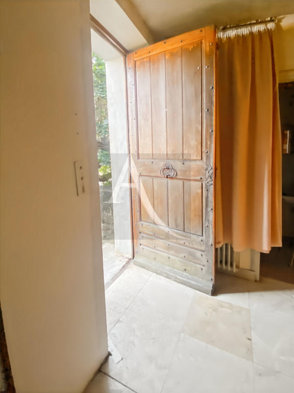 Maison - 230 m² - 7 pièces