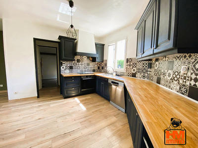 Maison - 98 m² - 5 pièces