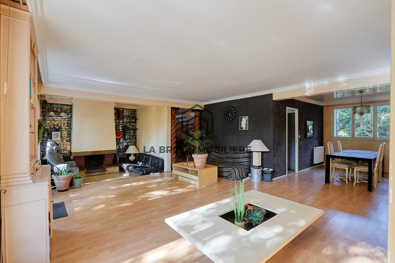 Maison - 177 m² - 7 pièces