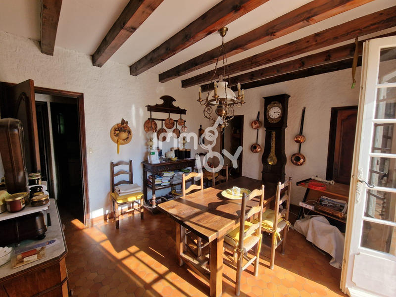 Villa - 411 m² - 12 pièces