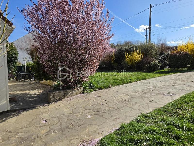 Maison traditionnelle - 166 m² - 8 pièces