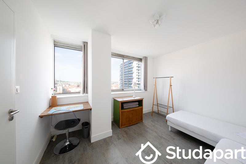 Chambre - 11 m² - 1 pièce