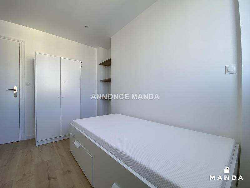 Chambre - 9 m² - 4 pièces