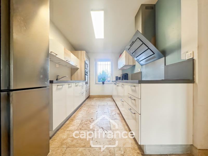 Maison en pierre - 254 m² - 7 pièces