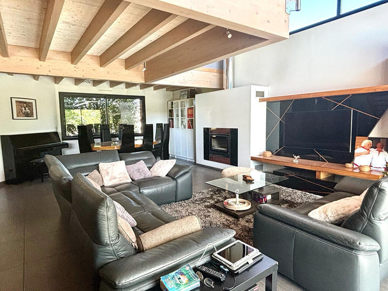 Maison - 250 m² - 5 pièces