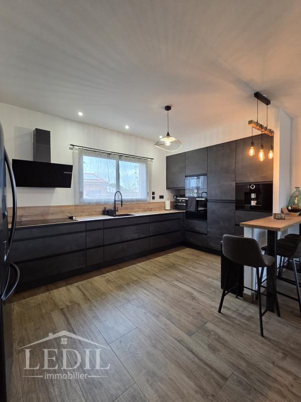 Maison - 140 m² - 5 pièces