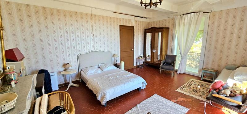 Maison - 378 m² - 7 pièces