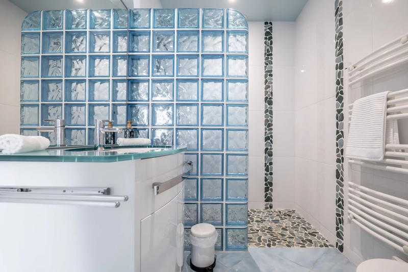 Maison contemporaine - 733 m² - 15 pièces