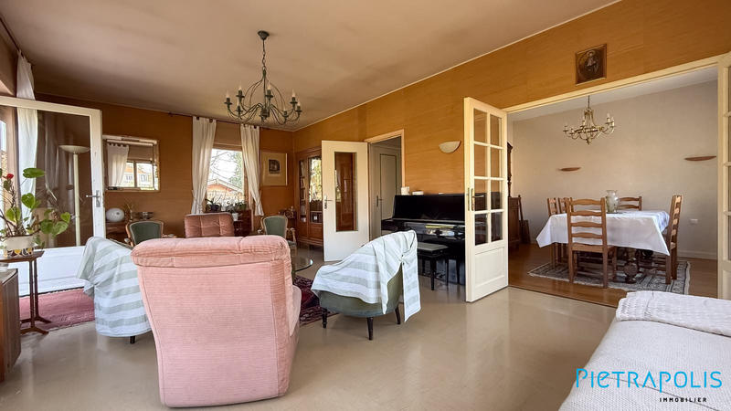 Maison - 250 m² - 8 pièces