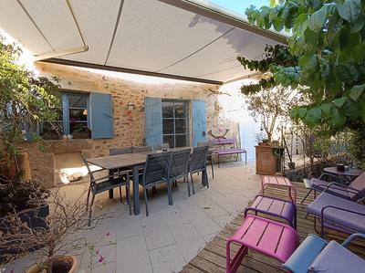 Maison - 240 m² - 7 pièces