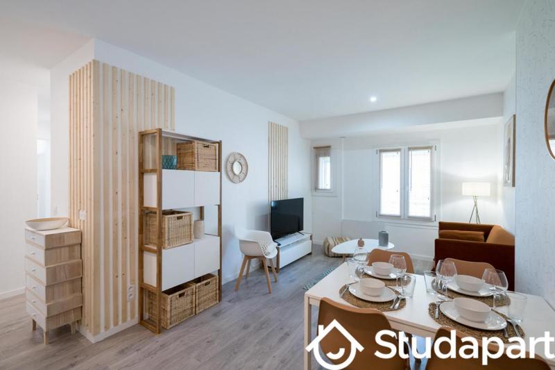 Chambre - 11 m² - 1 pièce