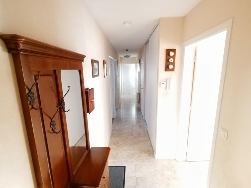 Appartement - 93 m² - 4 pièces