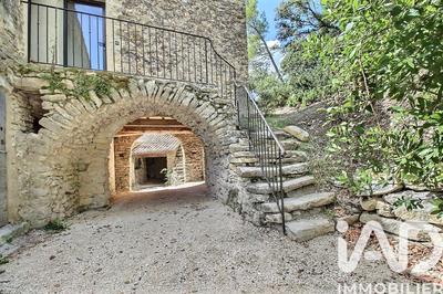 Maison - 300 m² - 8 pièces