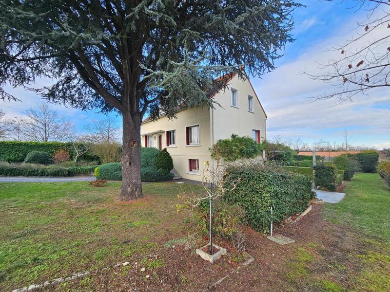 Maison - 187 m² - 9 pièces