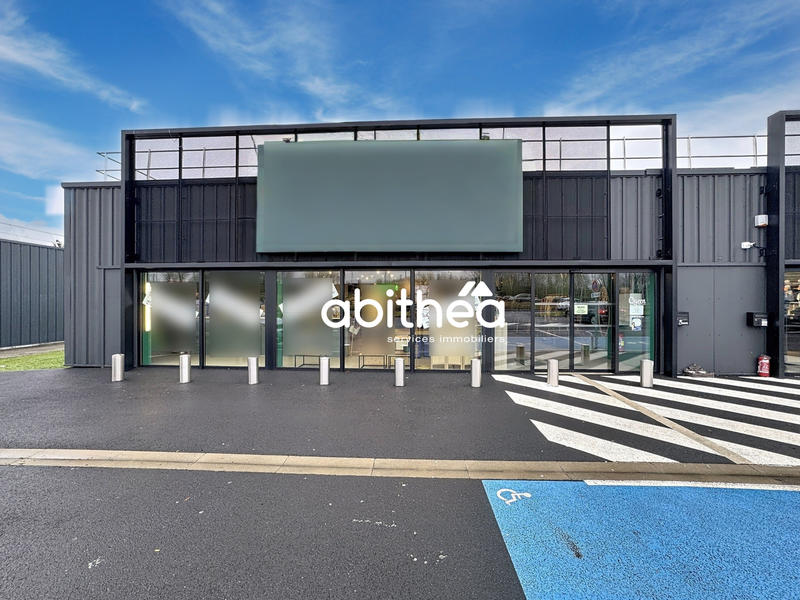 Local commercial - 365 m² - 3 pièces