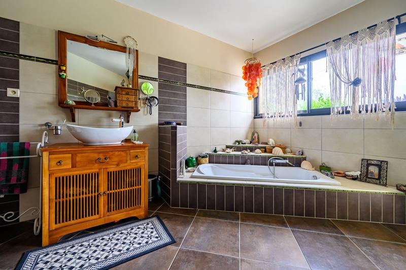 Maison - 200 m² - 6 pièces