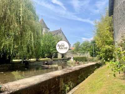 Maison - 200 m² - 9 pièces