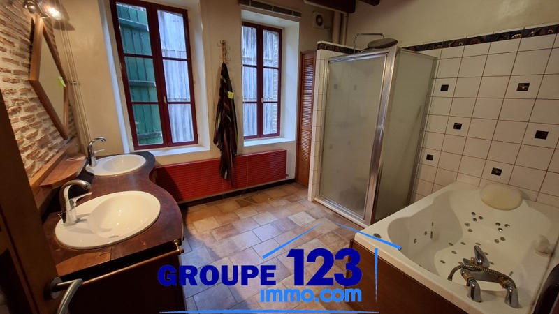 Maison - 227 m² - 7 pièces