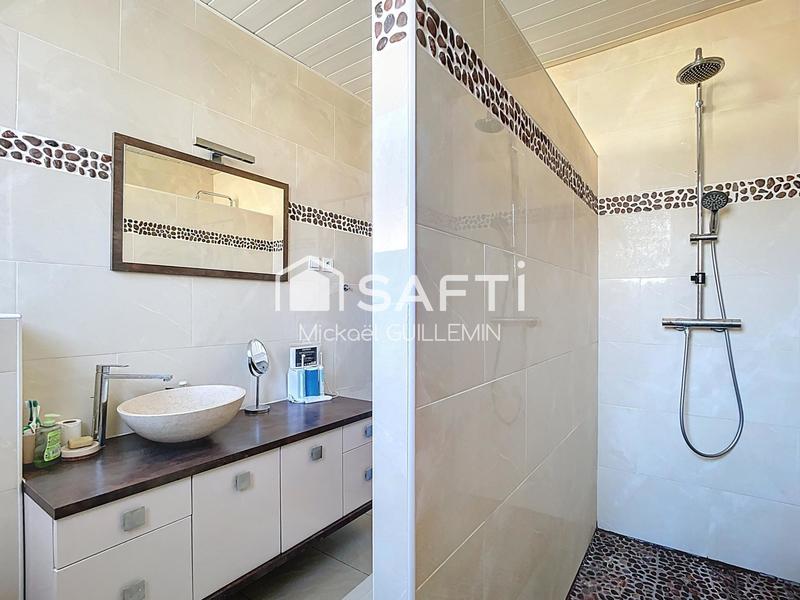 Maison - 196 m² - 7 pièces