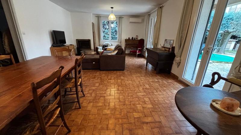 Maison - 180 m² - 7 pièces